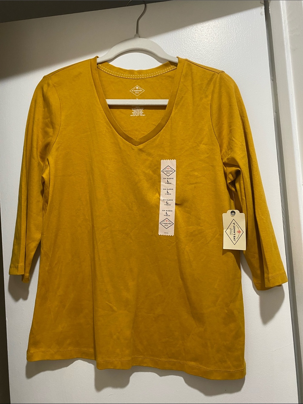 Women’s V-Neck 3/4 Sleeve Top in Mustard